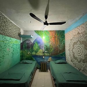 Habitación Estándar con 2 Camas Individuales